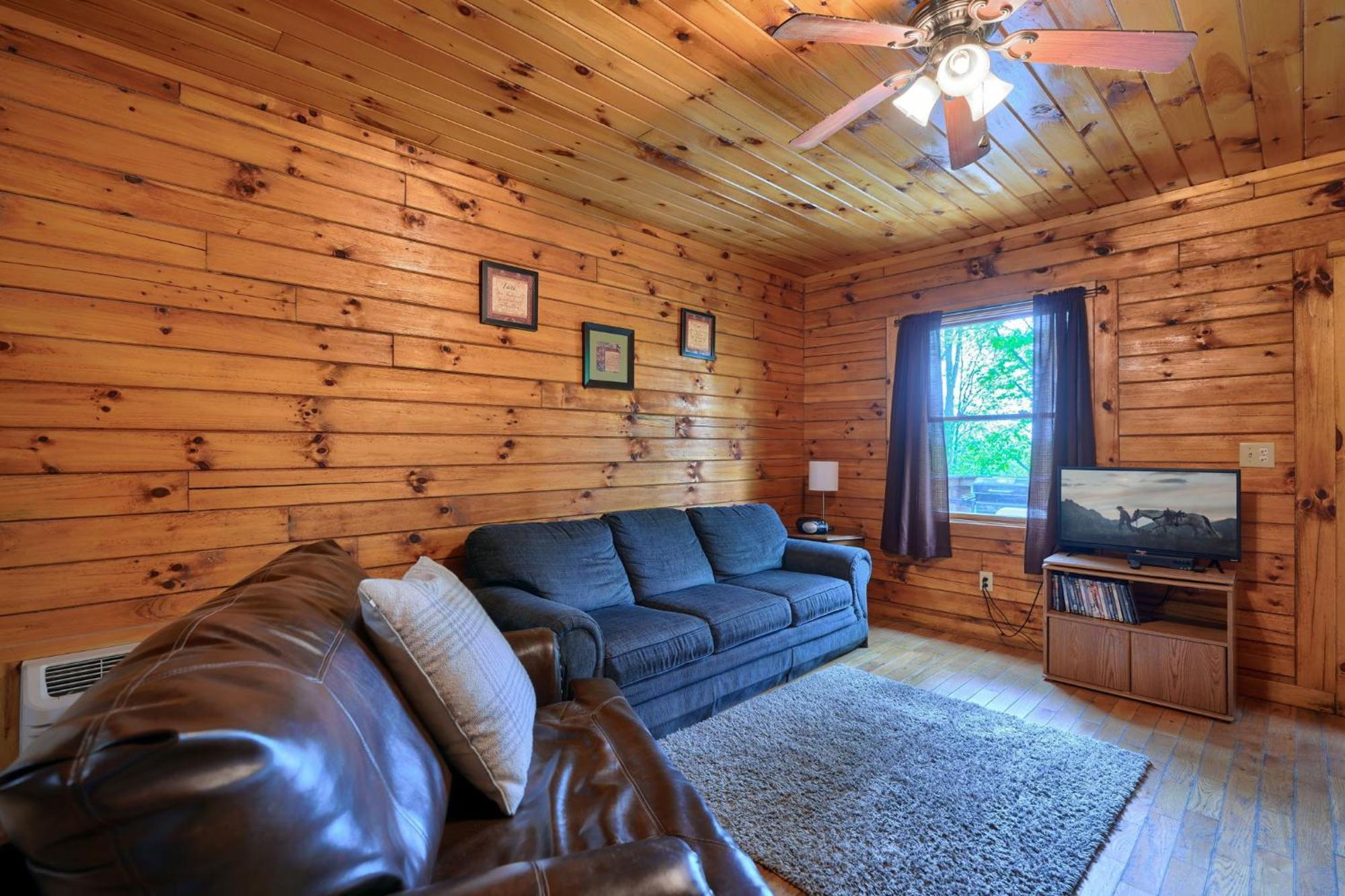 Blue Rose Cabins - Pine Ridge Cabin Logan Exteriér fotografie