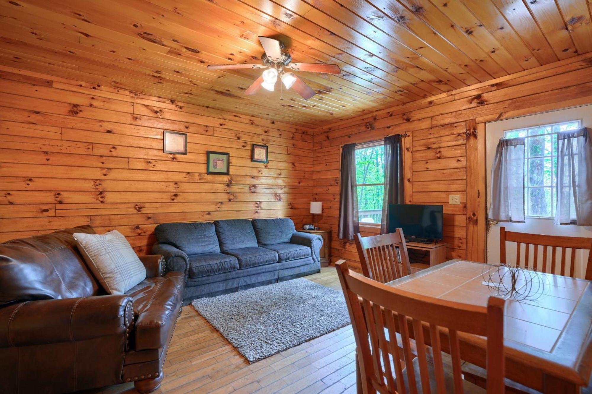 Blue Rose Cabins - Pine Ridge Cabin Logan Exteriér fotografie